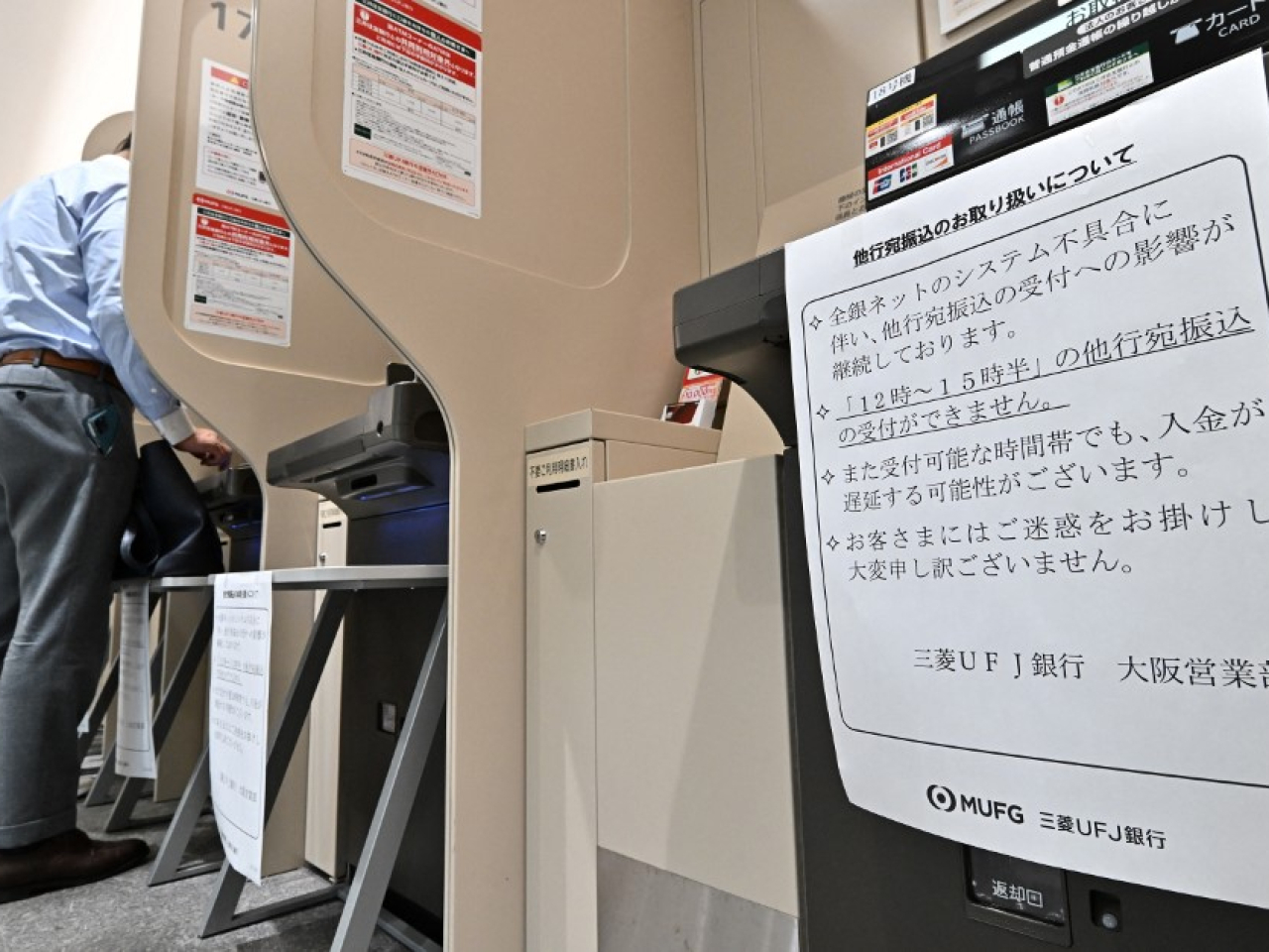 Japan bans phone calls by over-65s at ATM