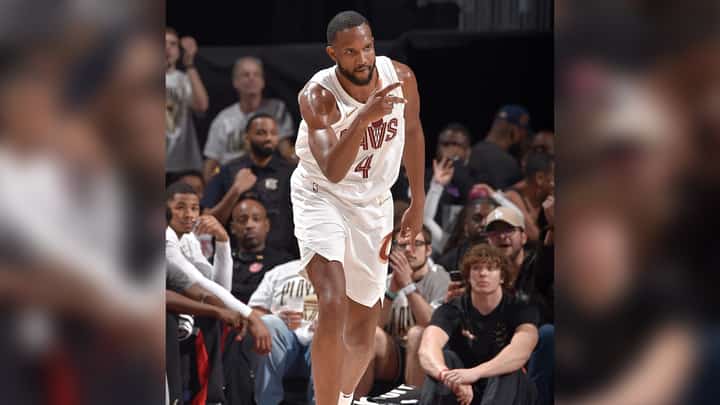 Mobley hailed as NBA top defender