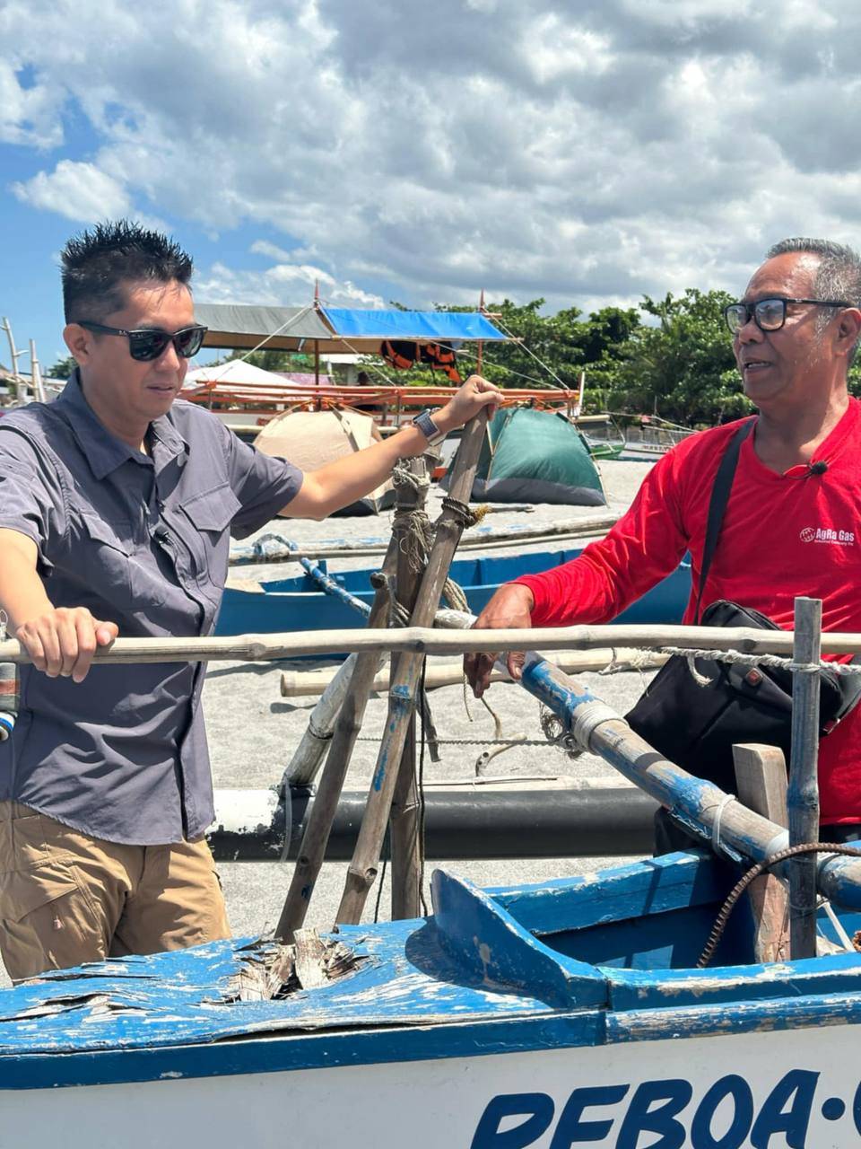 His latest documentary, Sa Gitna ng Dalawang Tubig (In Between Waters)