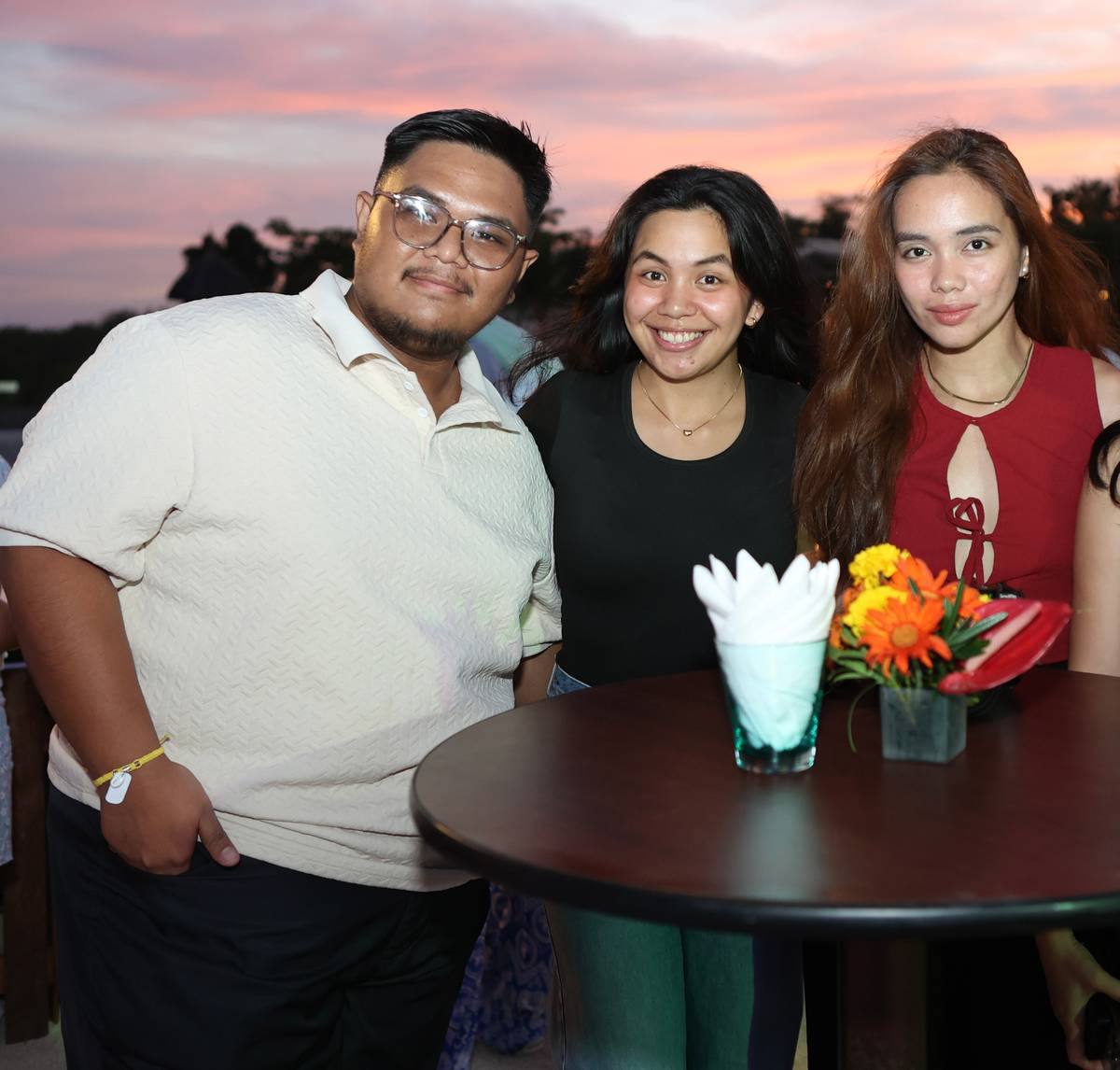CDN’s Hans Ponce, Sunstar’s Monique Pardillo and Hannah Ballespin.