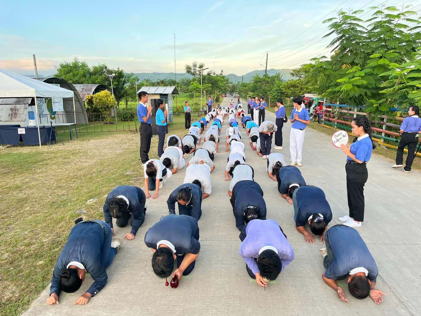 Tzu Chi marks 59th anniv with 3 steps, 1 bow