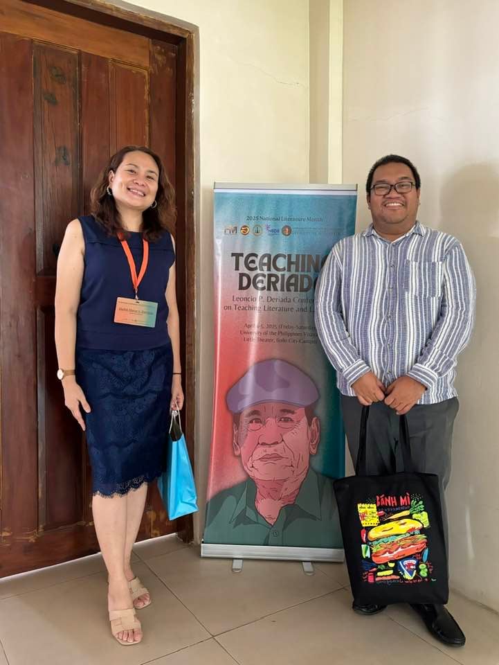 President of Hubon Manunulat Dulce Maria V. Deriada with Dr. John Iremil E. Teodoro, the conference’s keynote speaker.