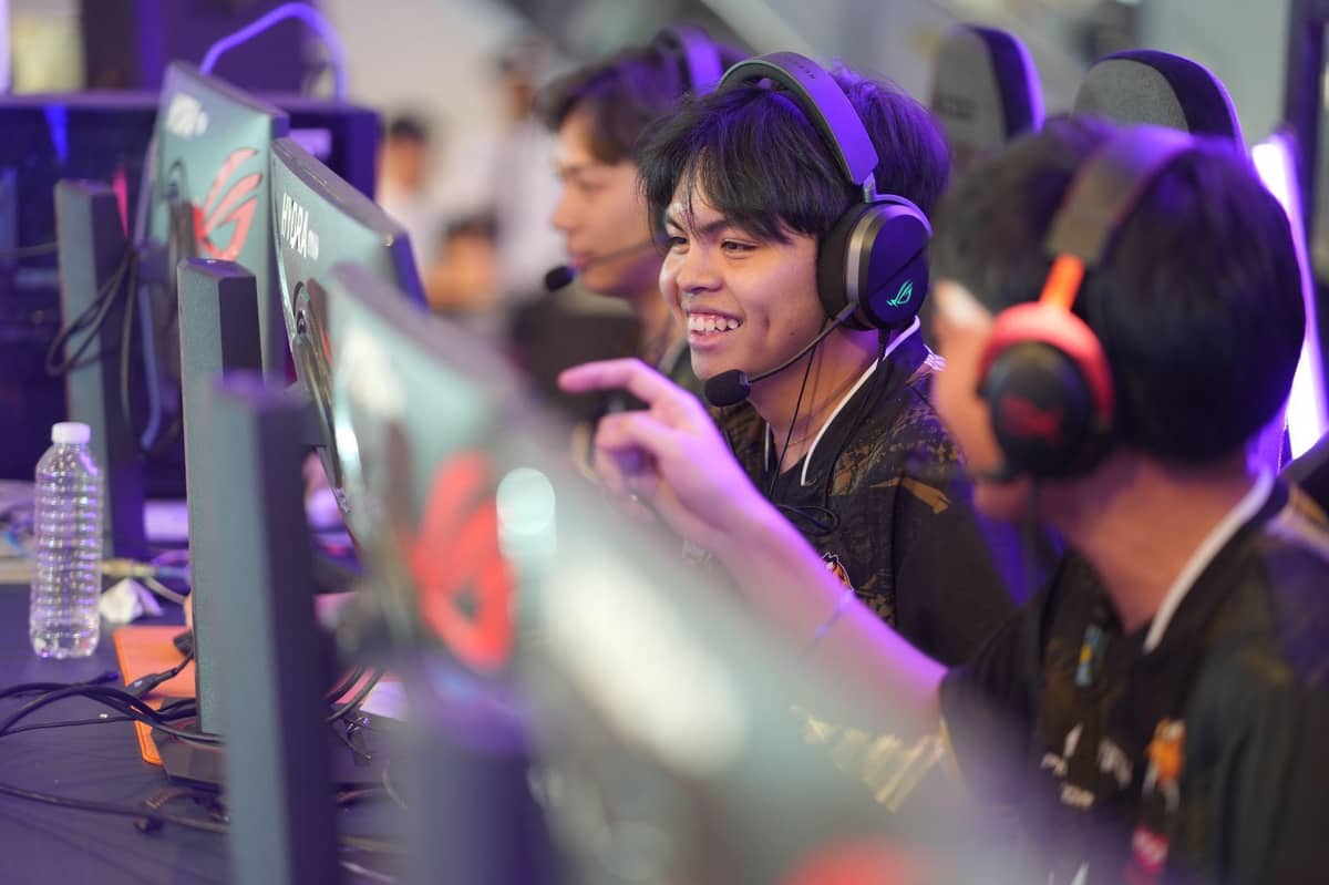 Young gamers compete in an esports tournament at an SM Supermall event, showcasing the rise of digital sports in the Philippines.