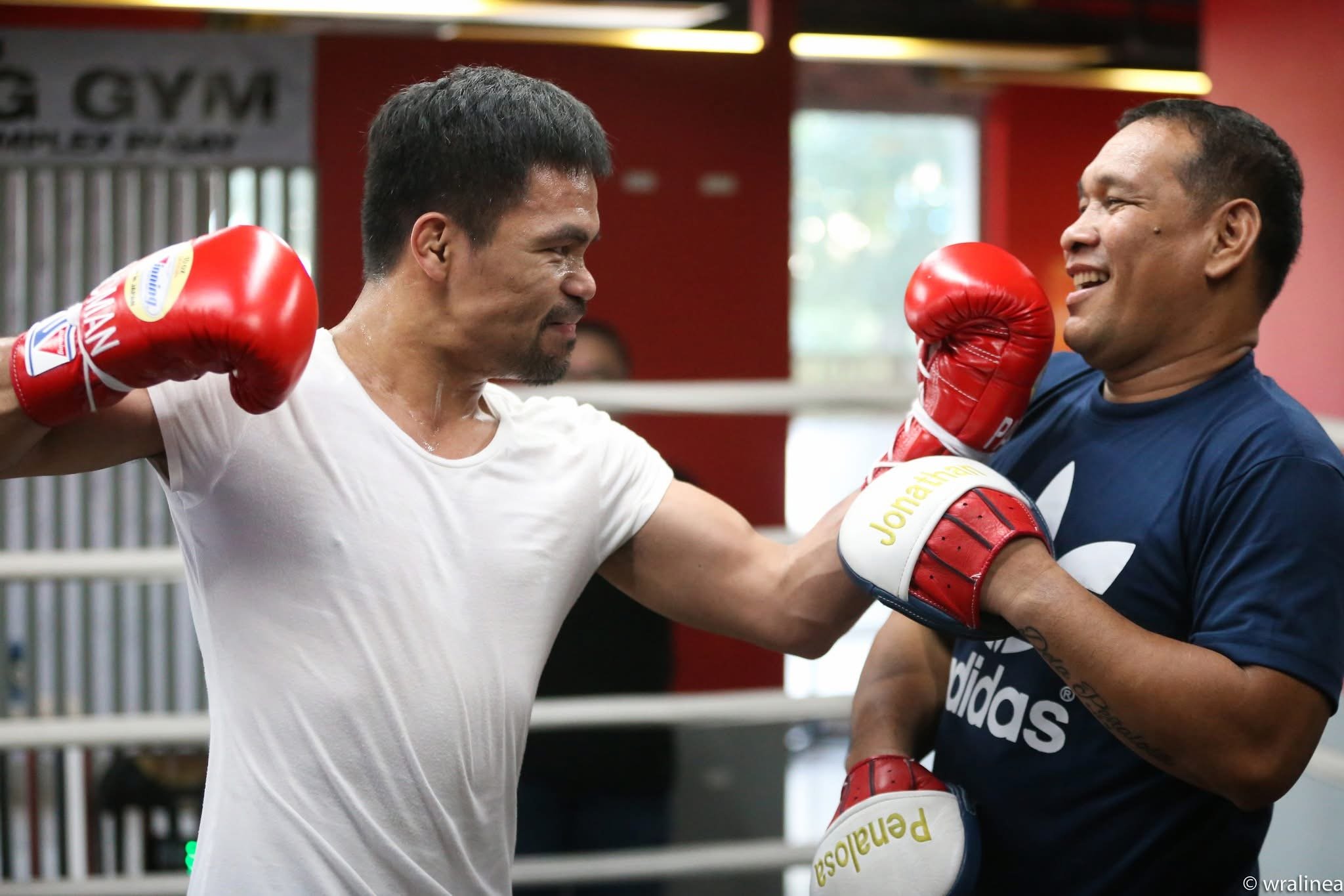 Pacquiao mitts guy loses bout with ‘Big C’