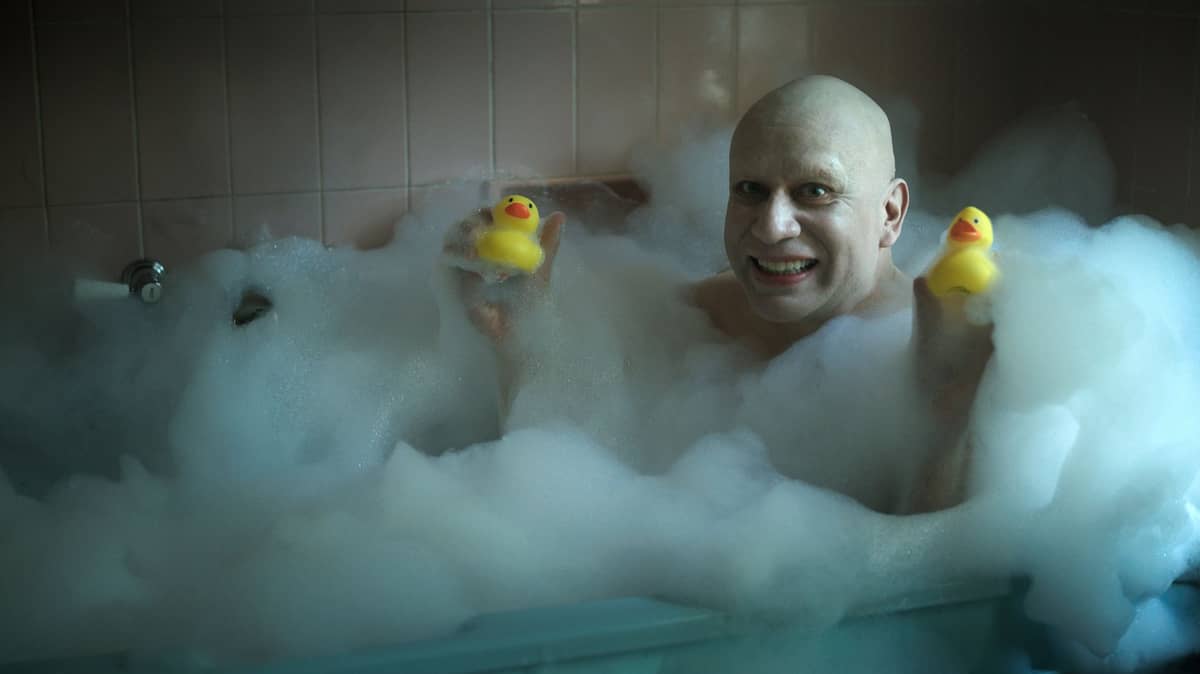 FRED Armisen as Uncle Fester.