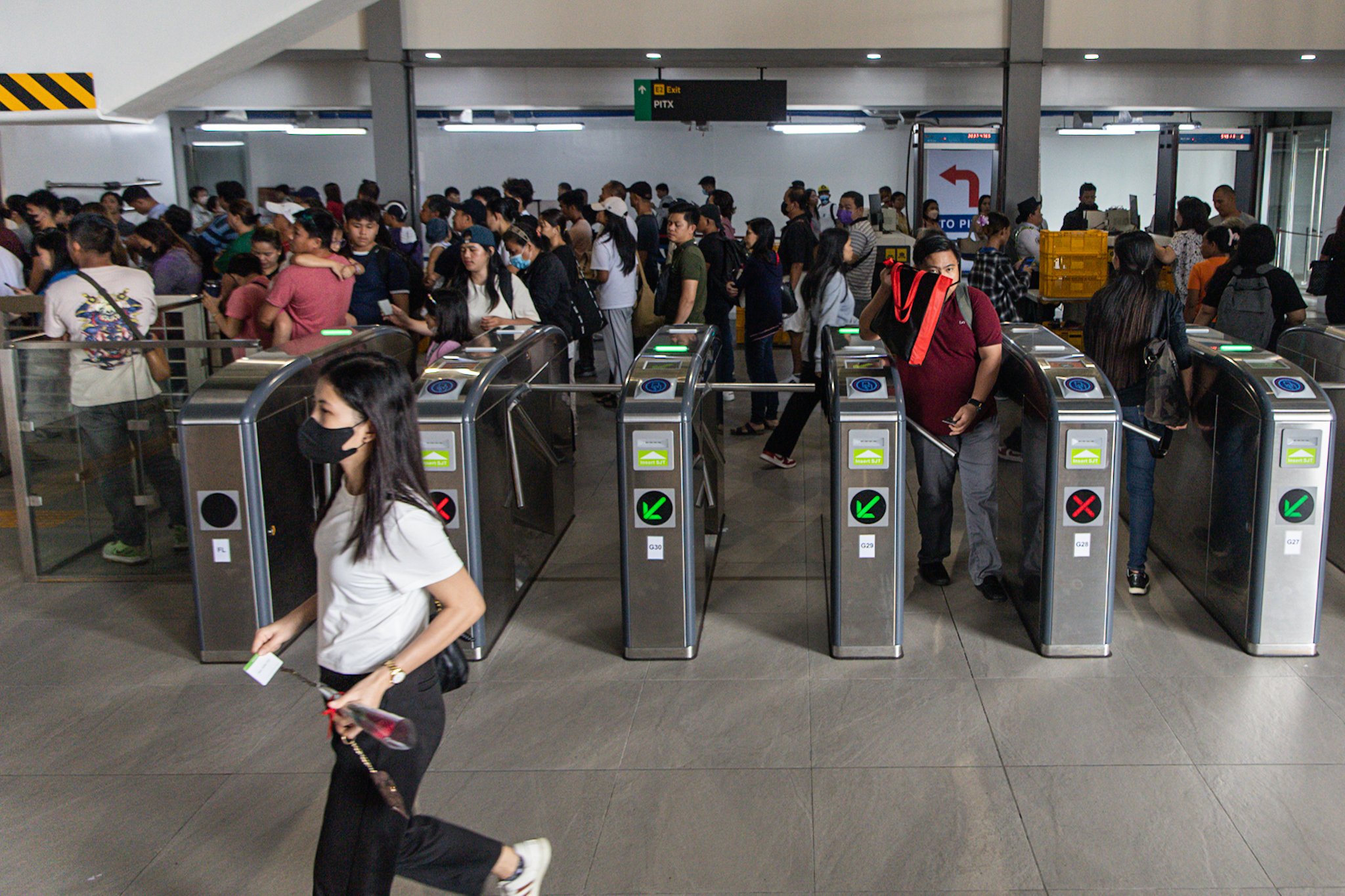 Commuters get free Independence Day LRT-1 rides