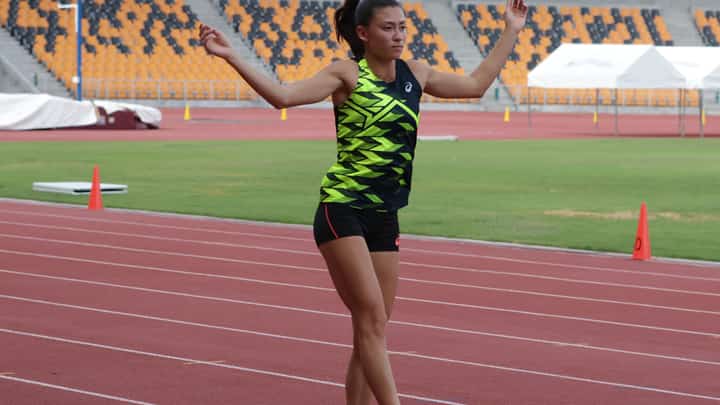 Lauren Hoffman trains ahead of the women’s 400m hurdles event of the ICTSI Philippine Athletics Championships on Thursday at the New Clark City Stadium.