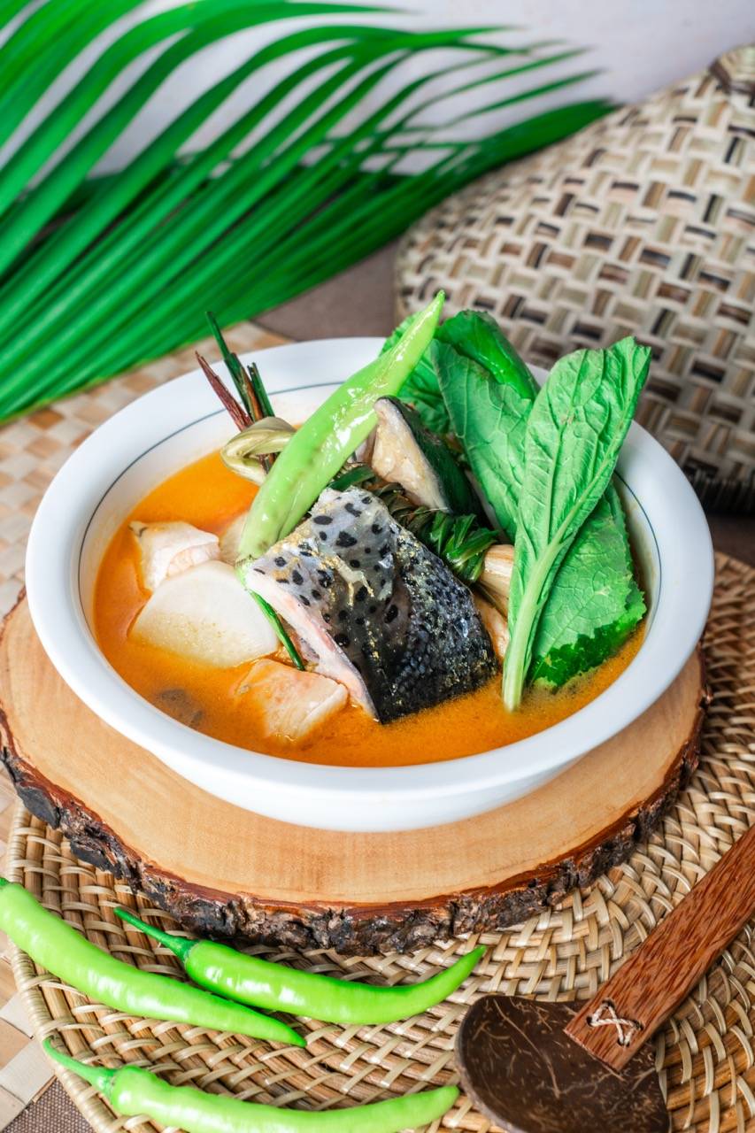 Sinigang na Ulo at Tiyan ng Salmon sa Miso.