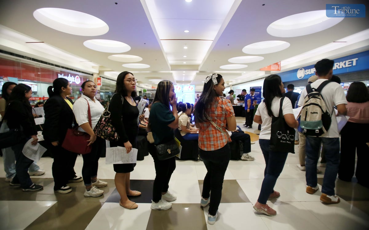 Job seekers fill the SM Marikina Job Fair on Labor Day, Thursday, 1 May 2025. Themed “Trabaho para sa Pinoy,” the event featured five government agencies and 47 private companies.