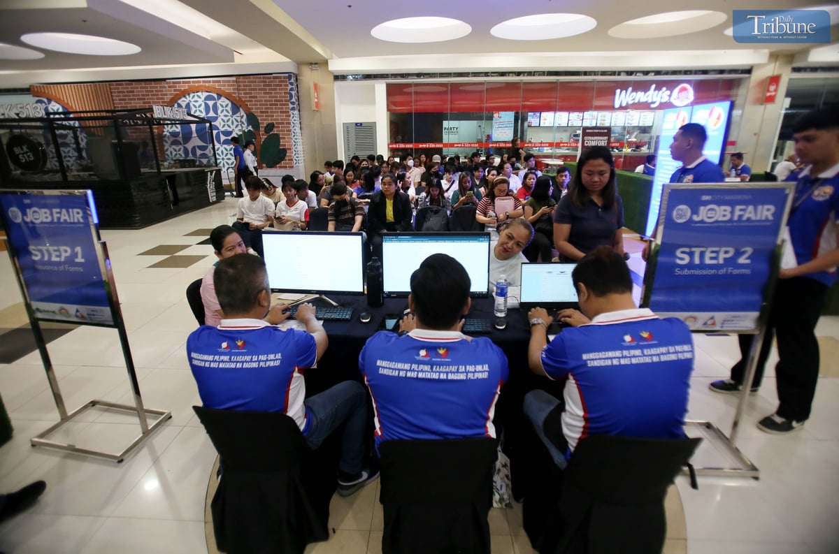Job seekers fill the SM Marikina Job Fair on Labor Day, Thursday, 1 May 2025. Themed “Trabaho para sa Pinoy,” the event featured five government agencies and 47 private companies.