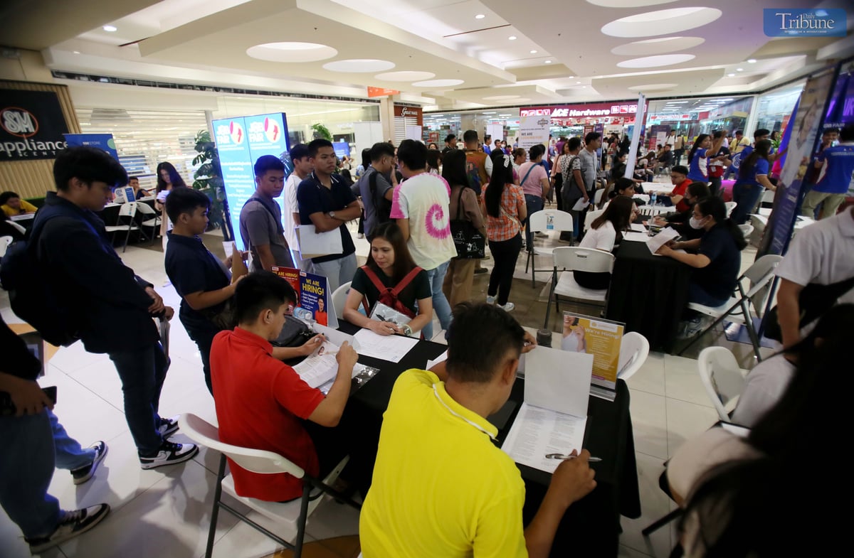 Job seekers fill the SM Marikina Job Fair on Labor Day, Thursday, 1 May 2025. Themed “Trabaho para sa Pinoy,” the event featured five government agencies and 47 private companies.