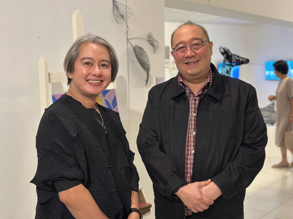 Emi-Alexander Englis and Prof. Vicente Antonio V. Pijano III.