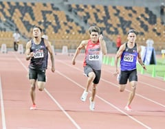 MAN OF THE CENTURY: Filipino-Singaporean sprints to gold