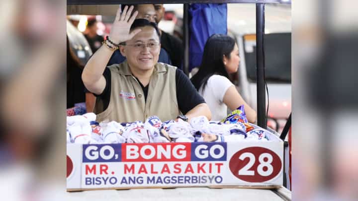 Bong Go bumisita sa Cavite, nangakong patuloy sa serbisyo