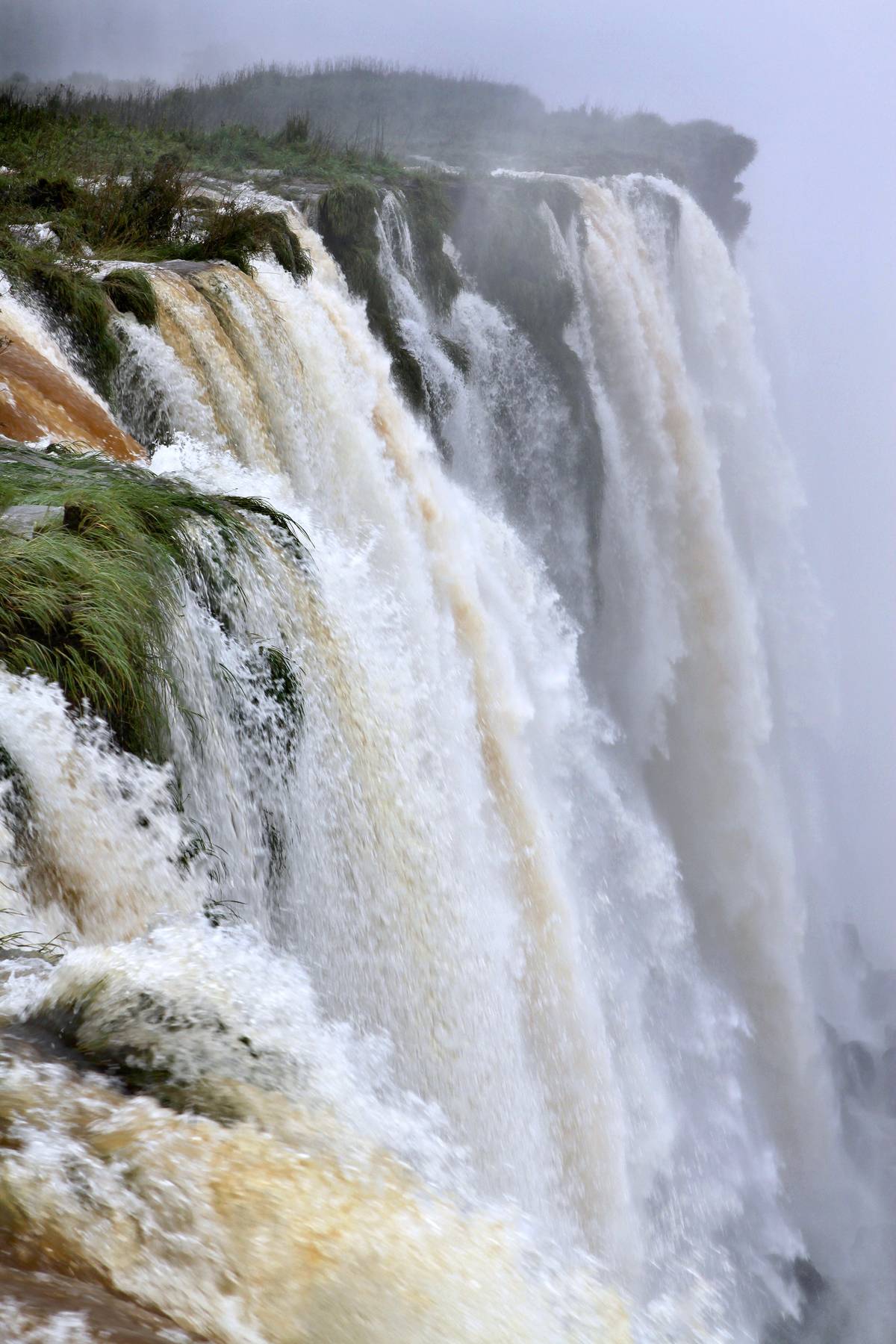 Iguazú Falls has Spanish and Portuguese names, Cataratas del Iguazú and Foz do Iguaçu respectively, because Argentina and Brazil co-own the waterfalls that straddle both countries.