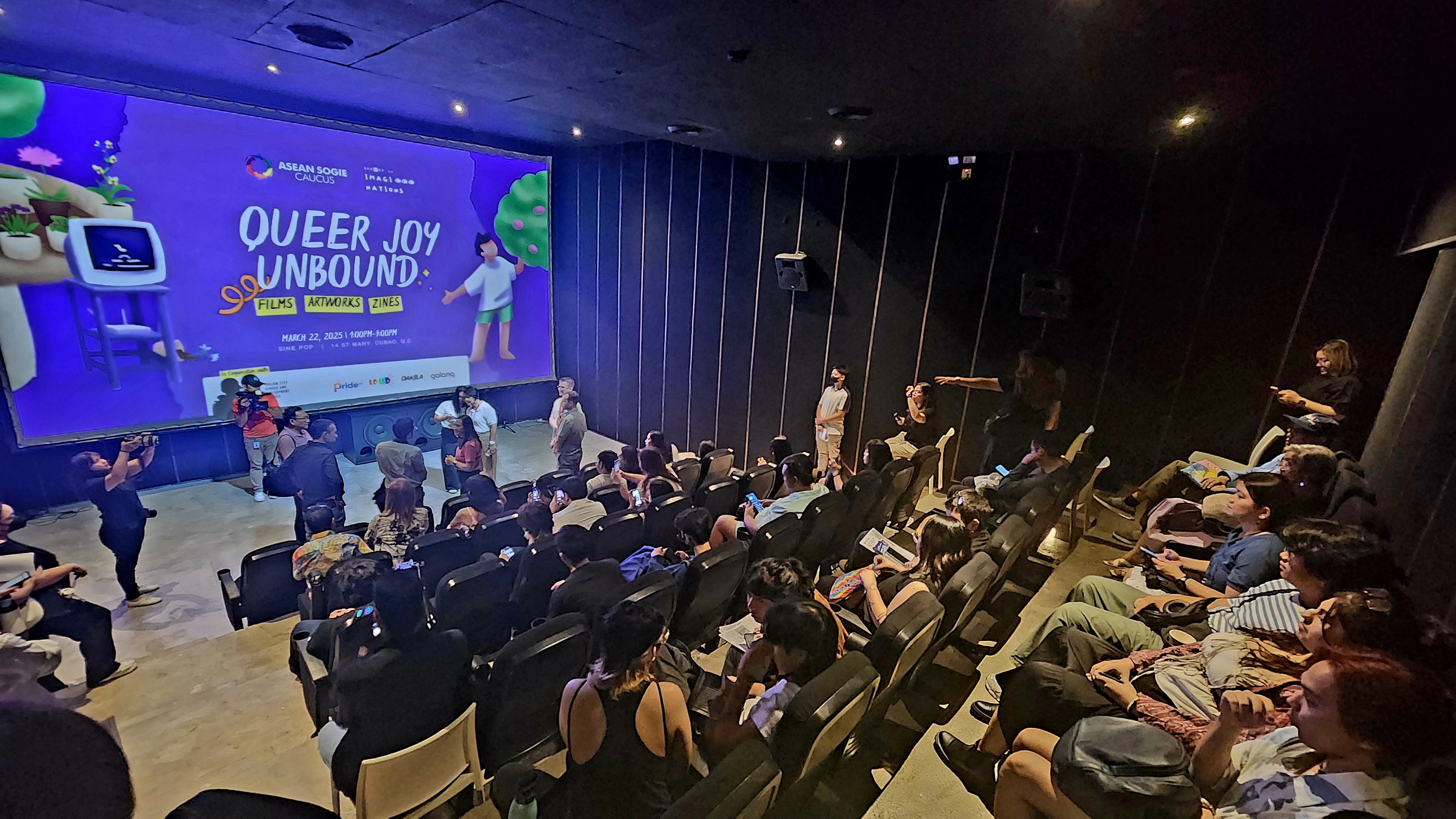 The screening of queer films at the boutique cinema of Sine Pop.