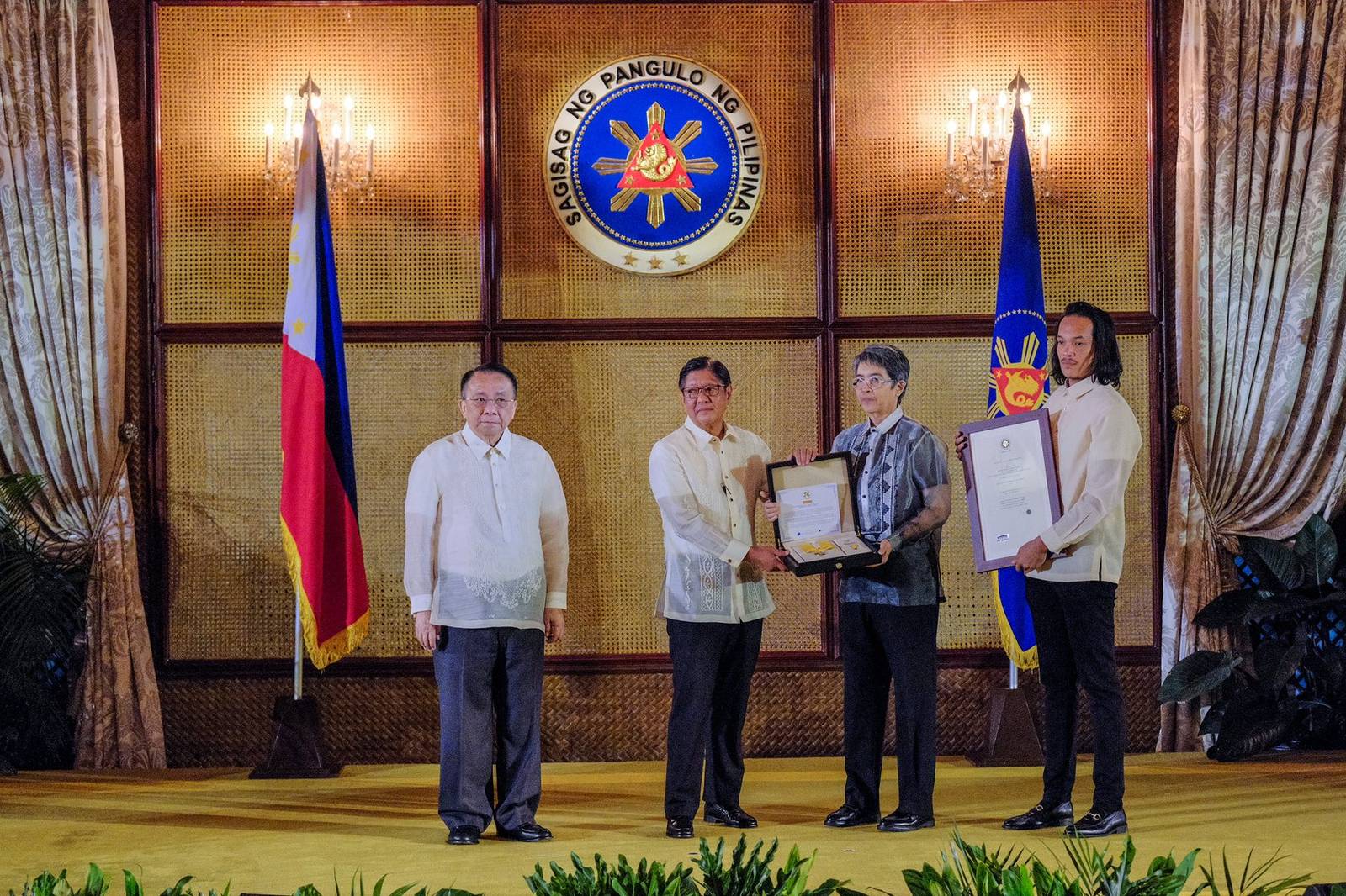 The family of award-winning actress Gloria Romero receives the Presidential Medal of Merit on her behalf during a ceremony at Rizal Hall, Malacañang Palace in Manila on Sunday, 4 May 2025.