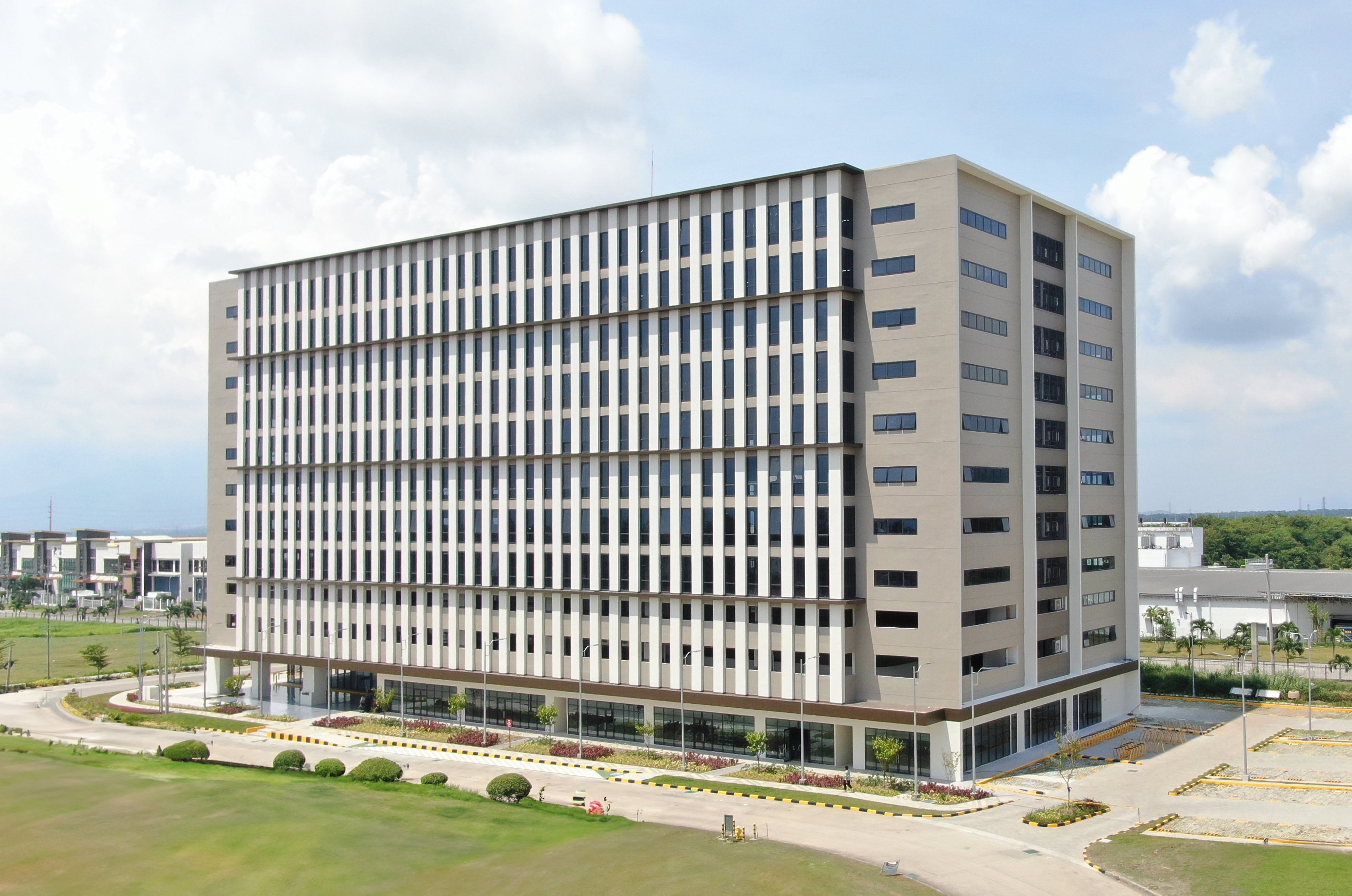 5-Star BERDE seal makes LIMA Tower One benchmark for sustainable office