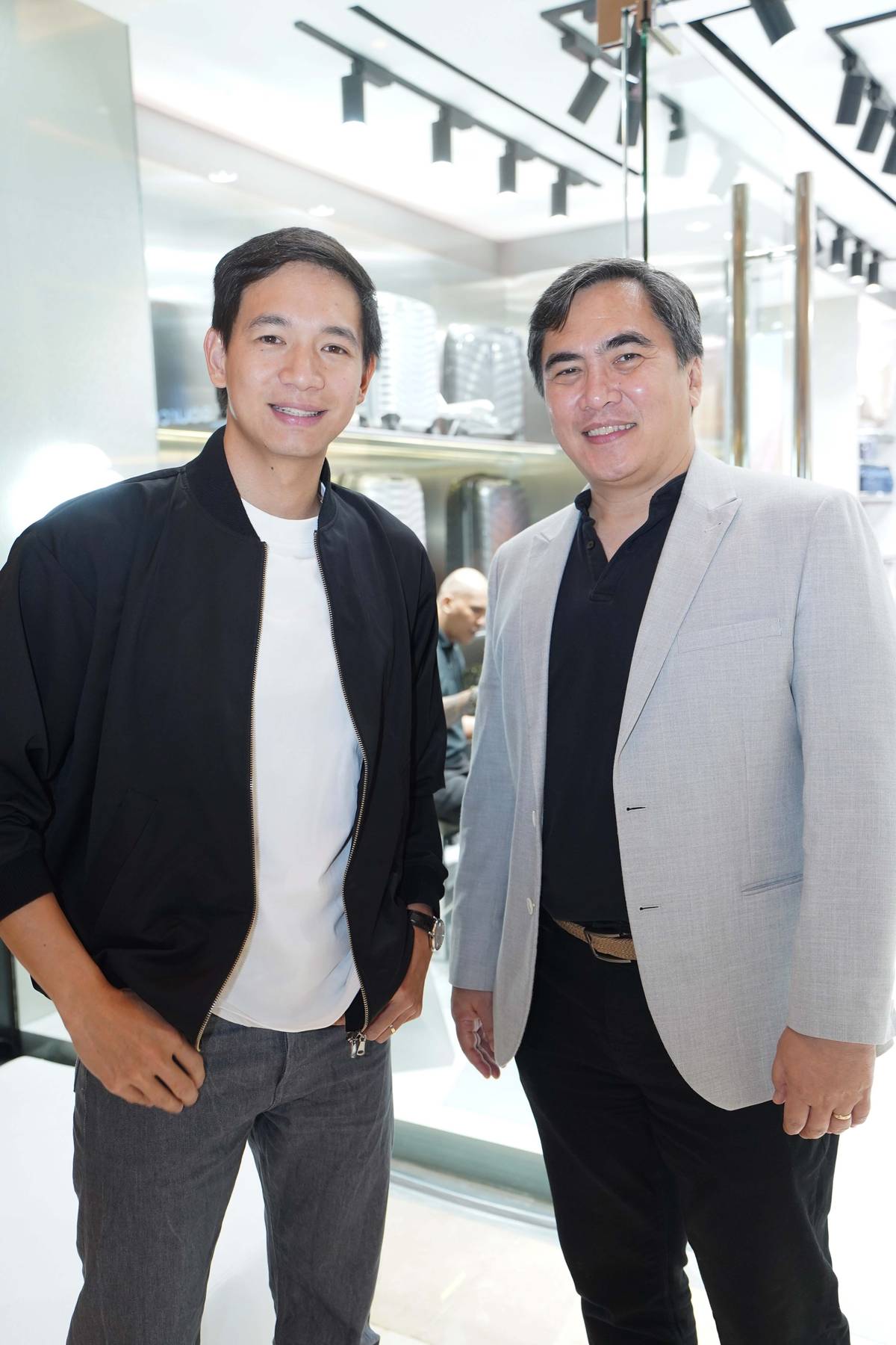 Chris Tiu and Michael Corpuz (Samsonite Philippines country manager).