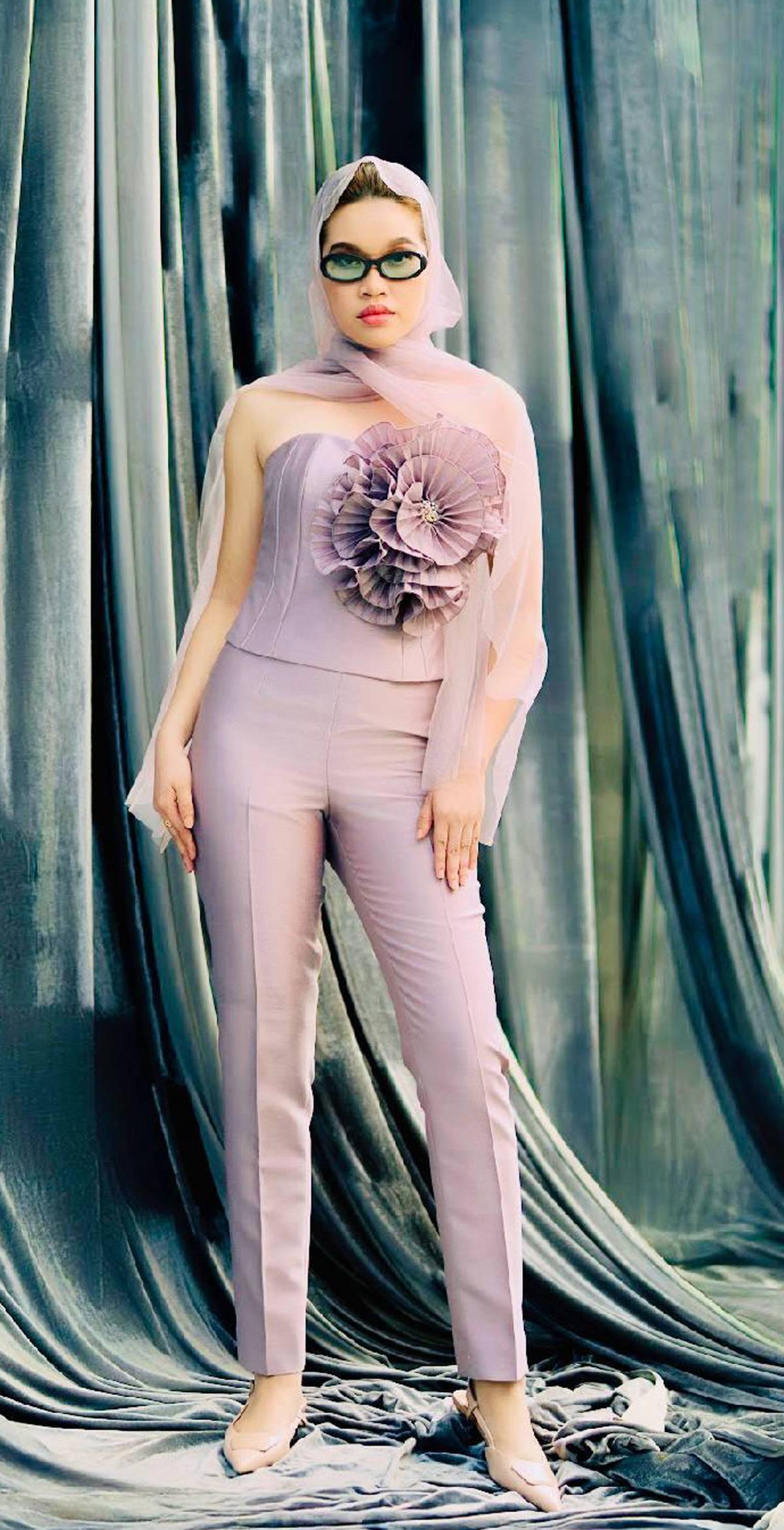 Mauve tube top and slim pants.