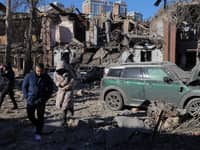 Ukraine, Russia trade aerial attacks