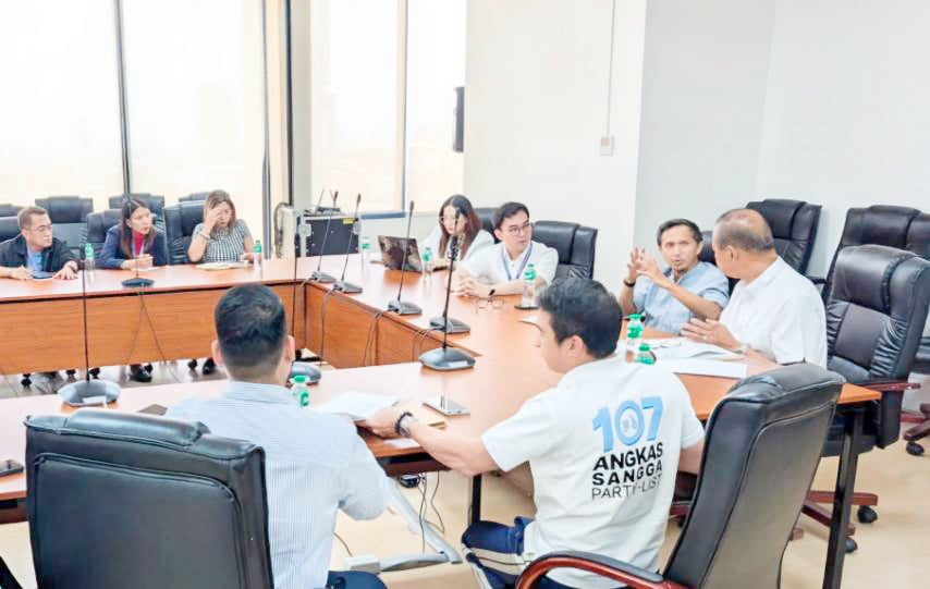 Extend motorcycle taxi  operations, DoTr urged