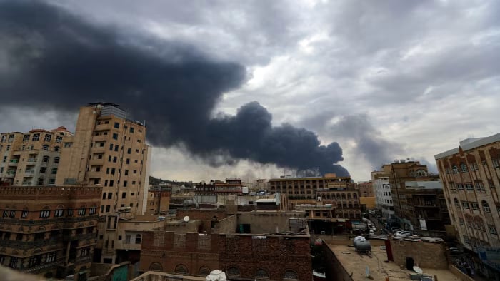 Israel raid disables Yemen airport 