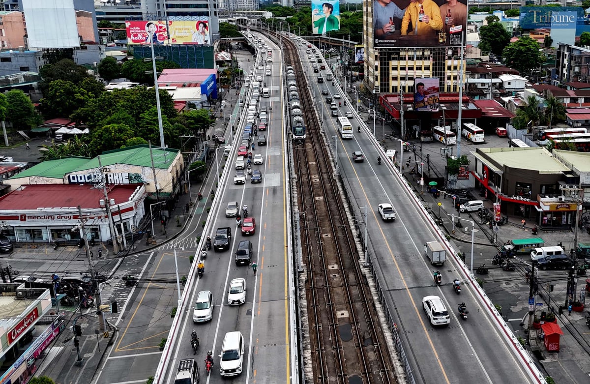 Motorists travel along EDSA North and Southbound in Quezon City on Thursday, 8 May 2025. According to the Philippine Statistics Authority (PSA), 2023 recorded the highest number of fatalities due to road traffic accidents.