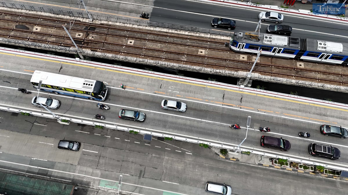 Motorists travel along EDSA North and Southbound in Quezon City on Thursday, 8 May 2025. According to the Philippine Statistics Authority (PSA), 2023 recorded the highest number of fatalities due to road traffic accidents.