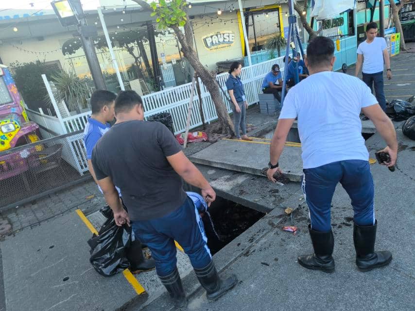 Participants from SM Supermalls take part in the April cleanup at SM By the Bay, showing that teamwork and purpose go a long way in protecting coastal communities.
