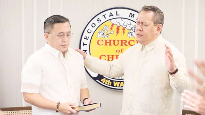 SENATOR Christopher ‘Bong’ Go (left) gains strong backing from the Pentecostal Missionary Church of Christ (4th Watch) in his Senate bid. The endorsement, led by Apostle Jonathan Ferriol along with Bishops Aldrin Palanca, Sam Ferriol, Reynald Sulayao and Rene Fremista, highlights Go’s dedication to compassionate service.