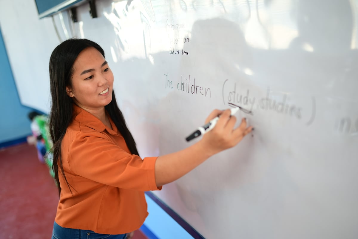 PES teachers share that the additional school building from the SM Group offers them an enhanced workplace environment
while simultaneously improving learning conditions for their students.