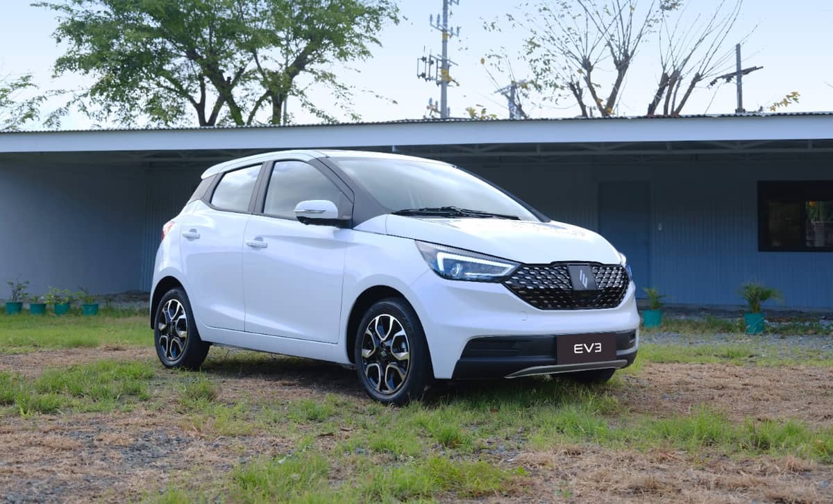 The JMEV EV3 delivers a more powerful and spacious electric drive, with up to 330 km of range and room for five.