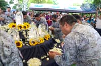 Tzu Chi’s Day, Buddha Day and Mother’s Day were celebrated with feet washing, tea serving and Buddha bathing rituals at the Tzu Chi Eye Center in Sta. Mesa, Manila on 9 May.