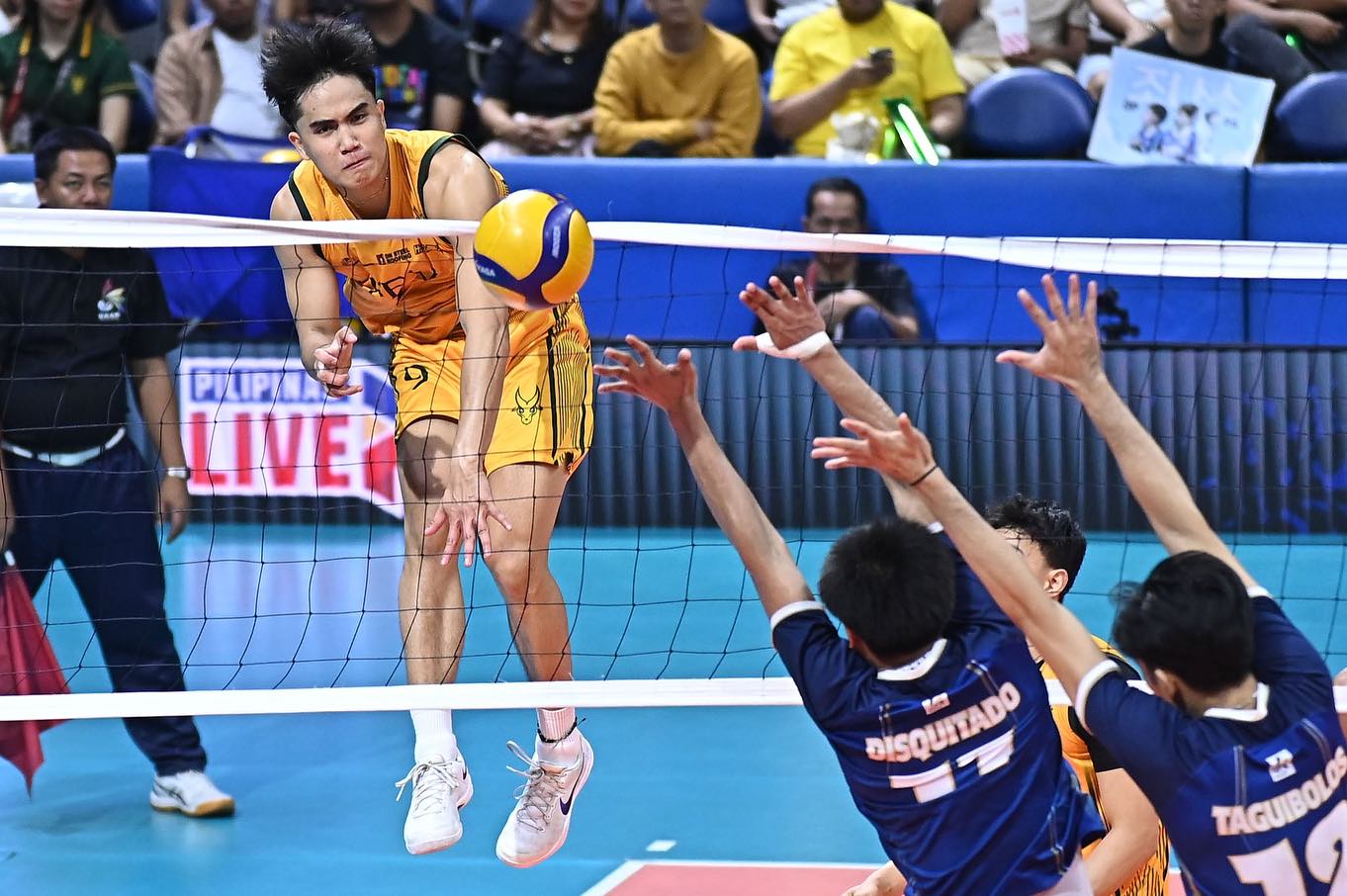 Tamaraws shock Bulldogs in Game 1
