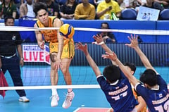 Tamaraws shock Bulldogs in Game 1