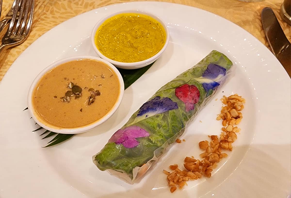 Fresh Garden Spring Roll in Peanut Cream Sauce.