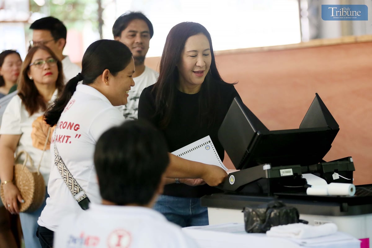 Mayor Joy Belmonte casts her vote at Christ the King Seminary along E. Rodriguez Avenue, Barangay Kristong Hari, Quezon City, on Monday morning, 12 May 2025, during the national and local elections.