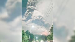 Kanlaon spews mile-high ash