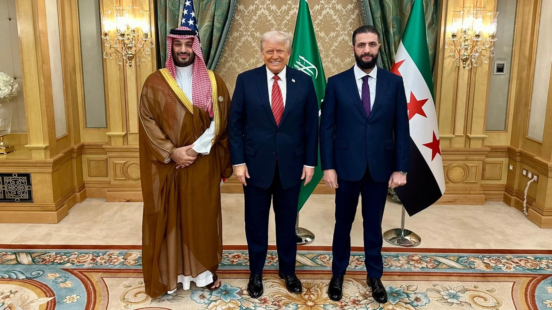 Trump pulls surprise 
in Riyadh by lifting Syria sanctions
