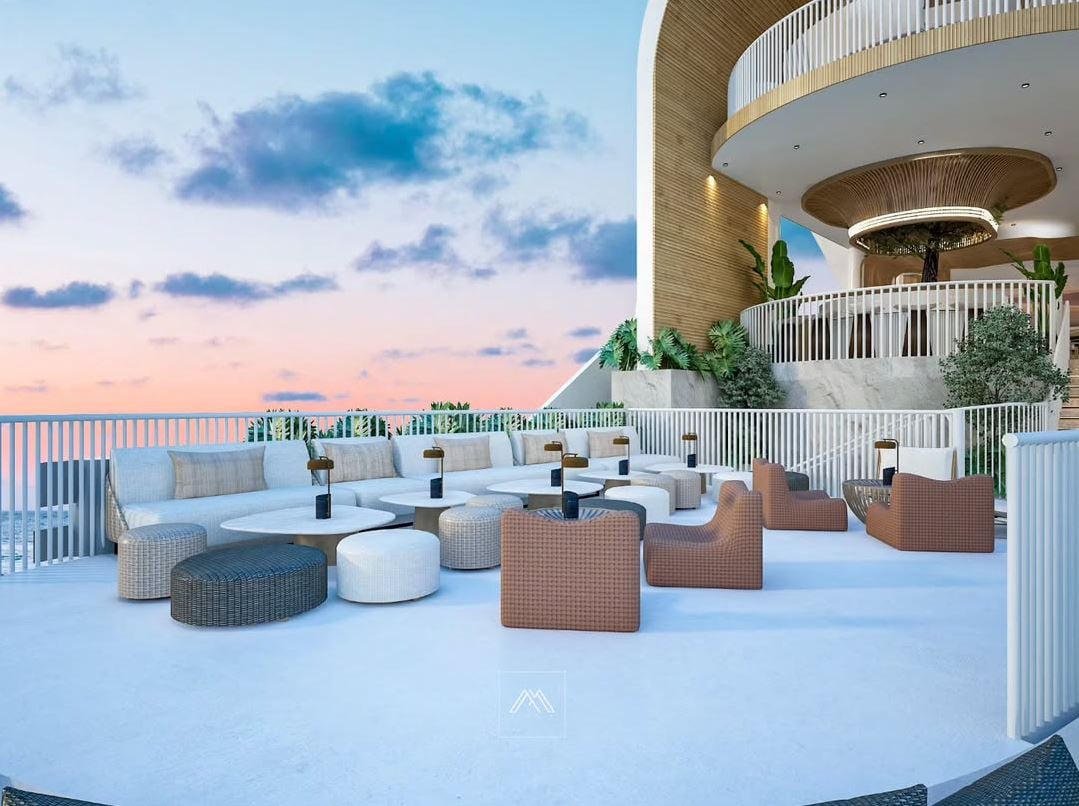 OPEN-AIR lounge.