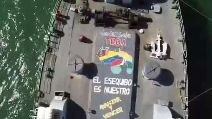A Venezuelan fregate with the message 'Essequibo is ours'