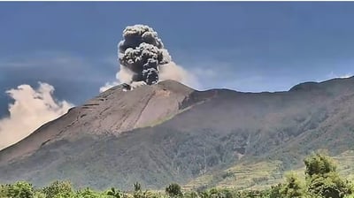 Kanlaon spews 900-meter plumes
