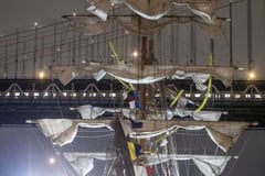 2 dead, 19 hurt in Navy ship crash at Brooklyn Bridge