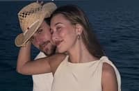 Justin Bieber says marrying Hailey was the smartest thing he’s ever done, calling out her grace, style, and success in Vogue’s Summer Issue. He also admitted he once doubted her Vogue cover moment—and has since publicly apologized.