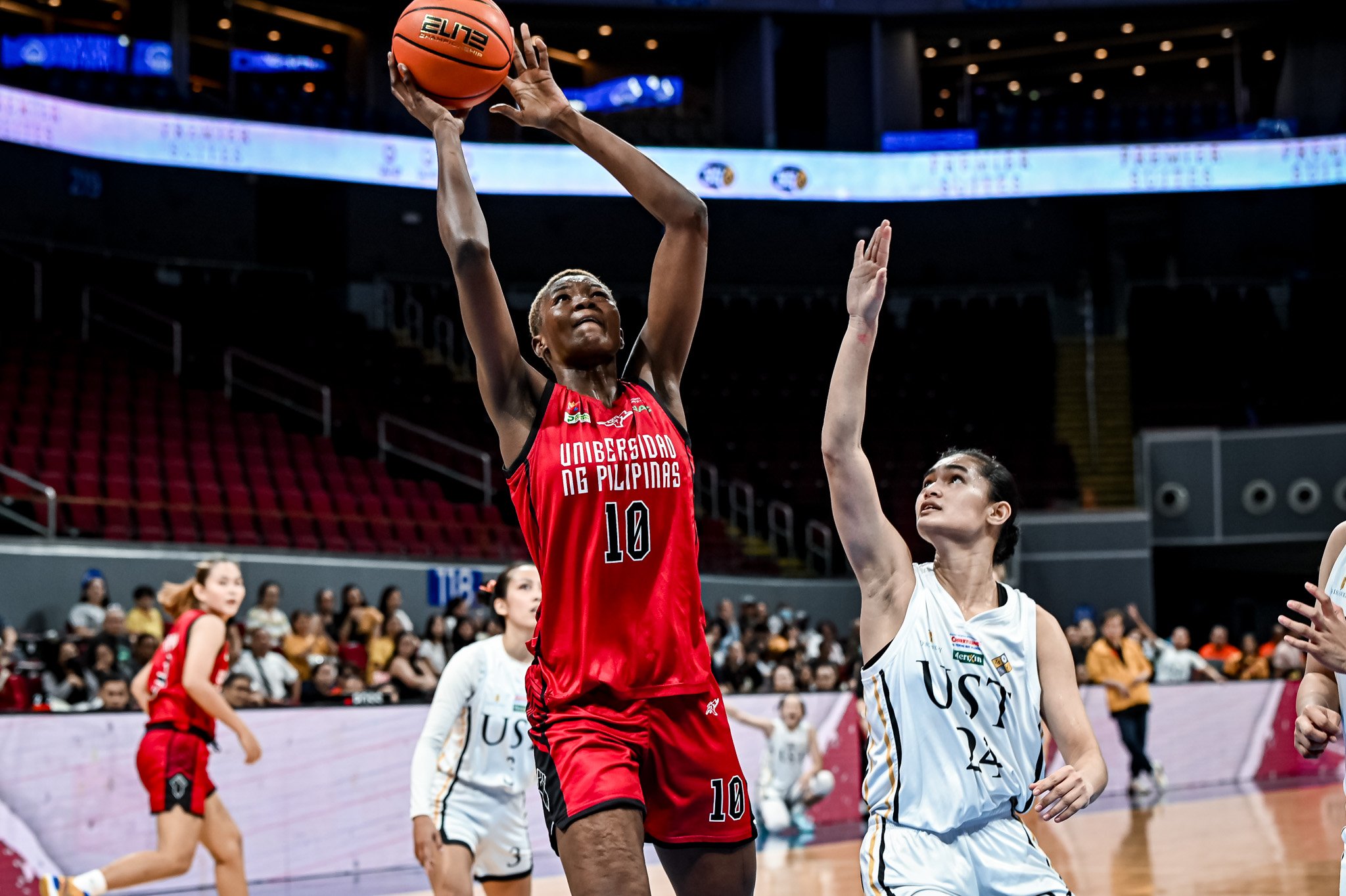 Cowgirls acquire Favour from Maroons
