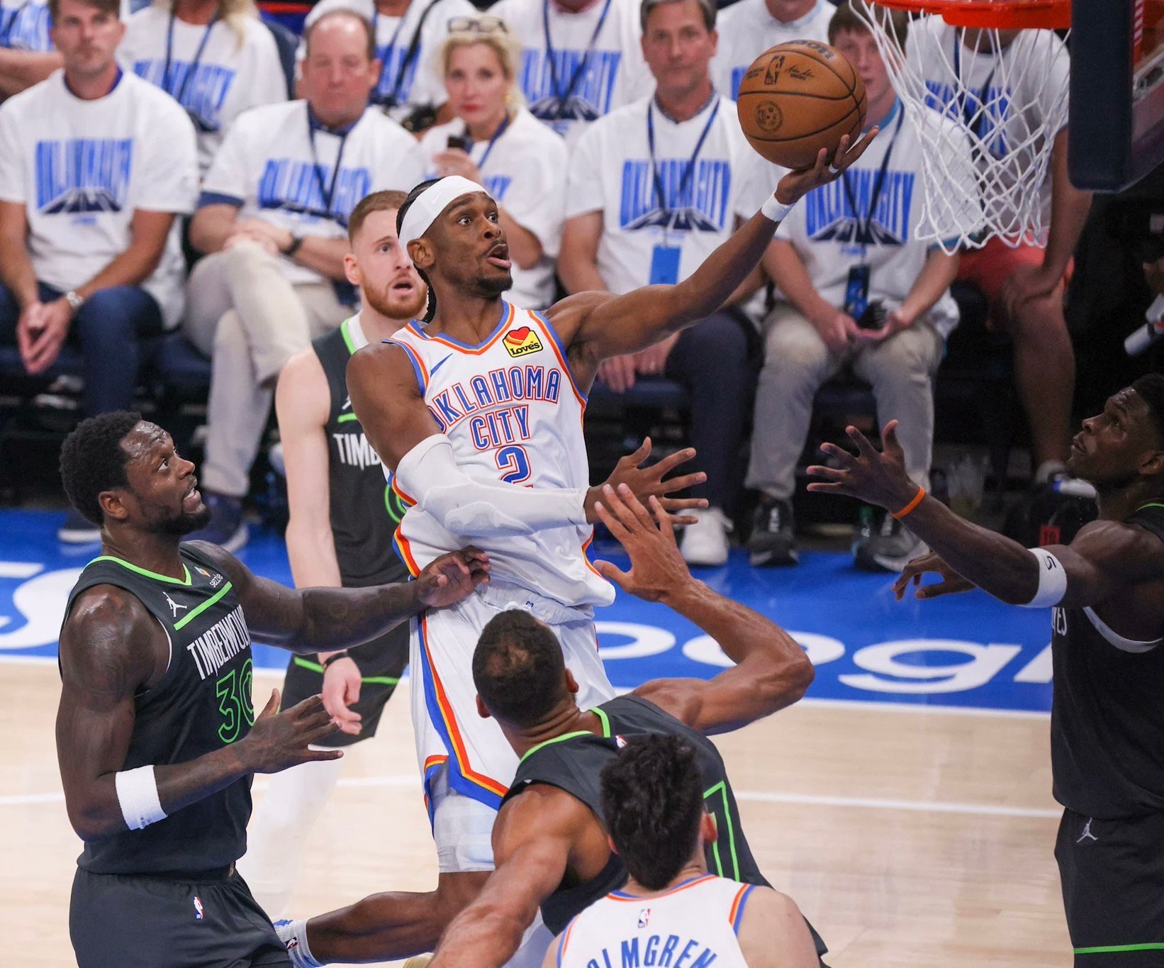 Storming back: Thunder rally, rip Wolves to take 1-0 lead
