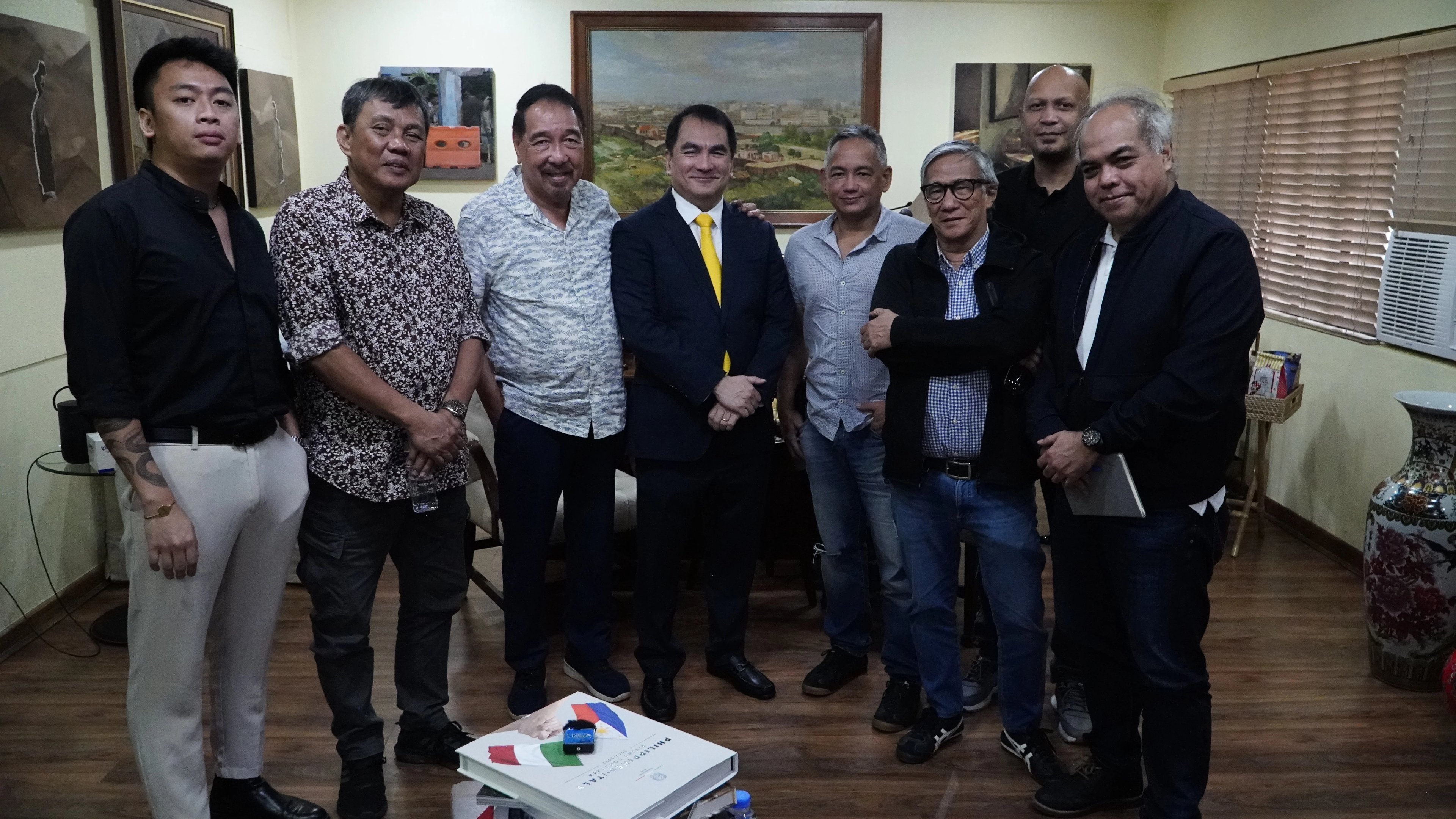 Dean Nilo with DAILY TRIBUNE's editors and creative director