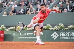 Running out of gas? Djokovic battling age, form in quest of record title