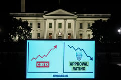 US on brink of govt shutdown as last-ditch vote fails
